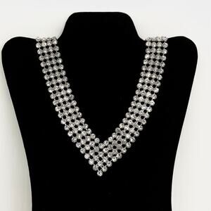 Austrian Crystal-Fashion Necklace in Silver Tone (20-22”)